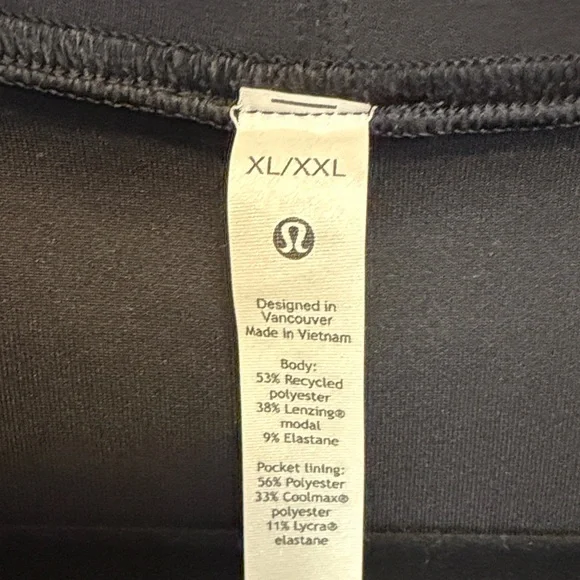 Lululemon Black Wrap Belted Women's Jacket in excellent condition. XL/XXL - Picture 4 of 6